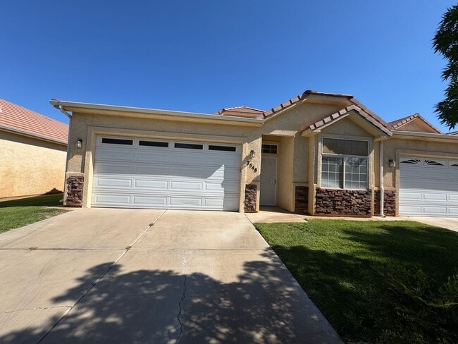 Building Photo - Beautiful 3 Bed Home!