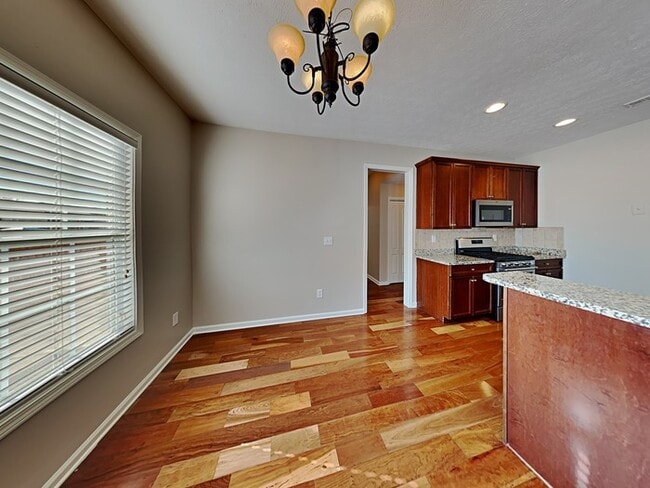 Building Photo - 486 Astoria Way