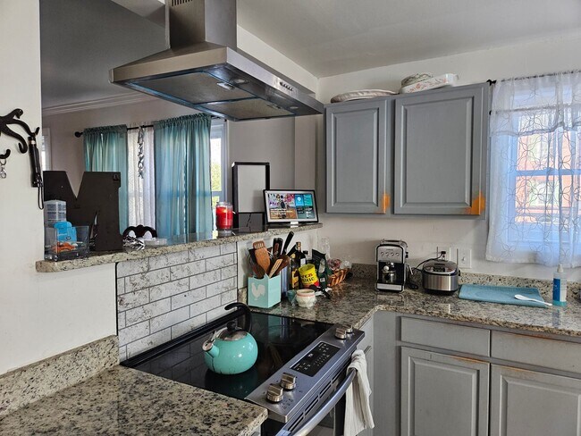 Building Photo - Willouoghby Beach