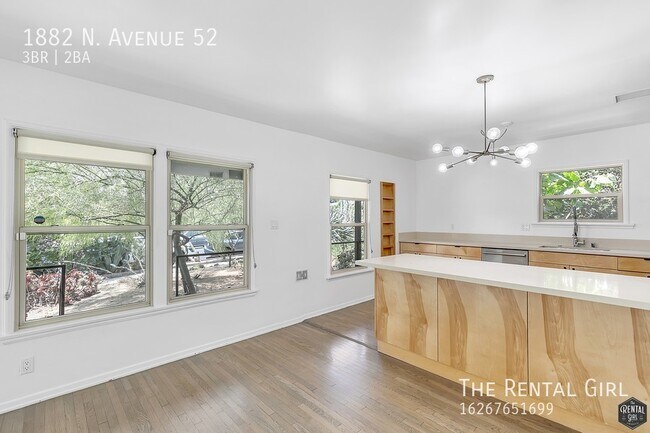 Building Photo - Secluded 3 Bedroom Highland Park Residence...