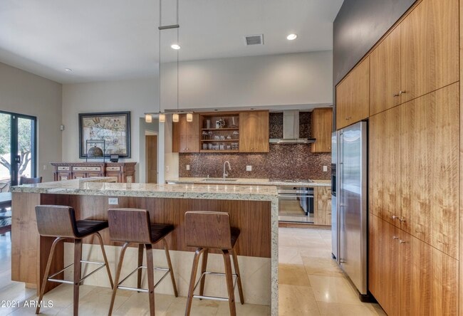 Building Photo - 4042 E Saint Joseph Way