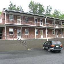 Primary Photo - Queen Street Apartments