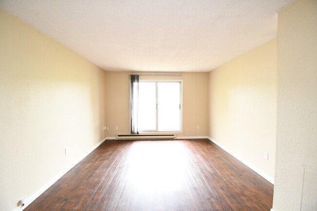 Building Photo - 4280 Quentin Ave