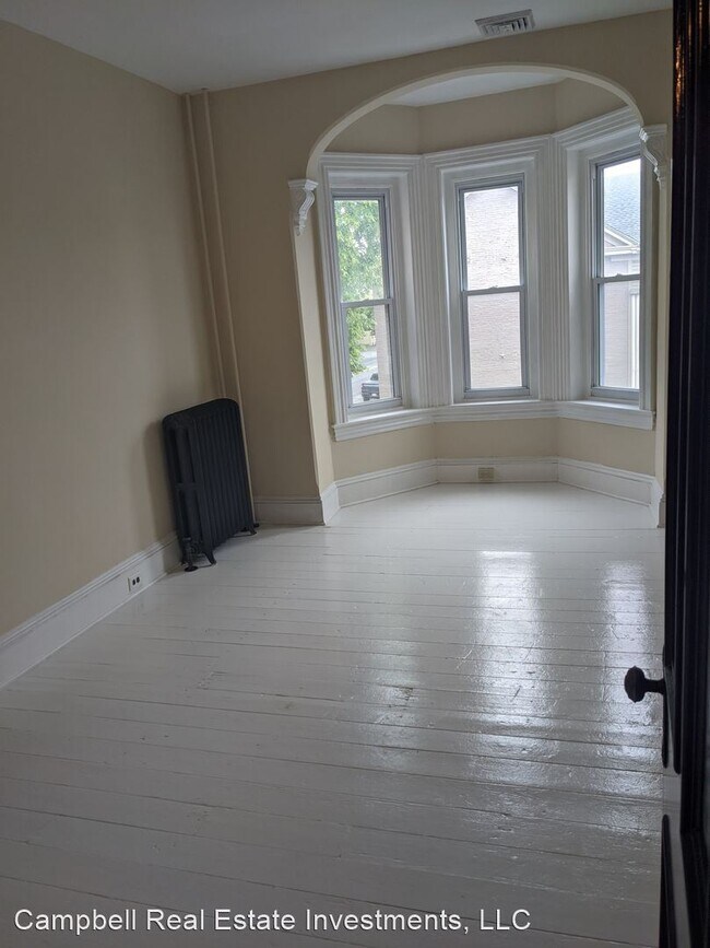 Building Photo - 2 br, 1 bath Apartment - 231 E.Broad St