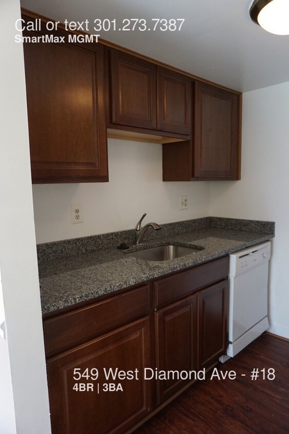 Building Photo - 549 W Diamond Ave