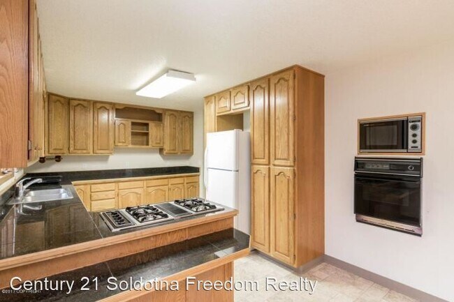 Building Photo - 5 br, 2 bath House - 35818 Tara Circle