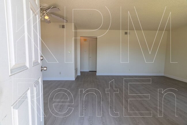 Building Photo - 1220 Occidental Ave