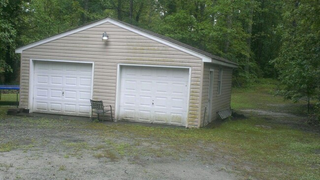 Building Photo - 364 Newman Rd.