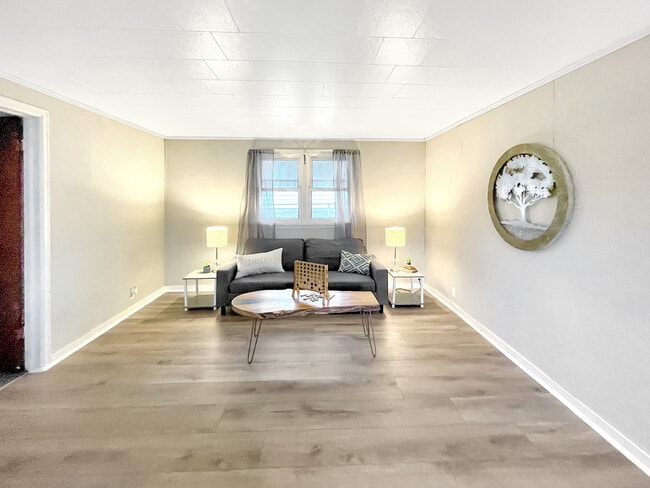 Living room - 210 W Warren St
