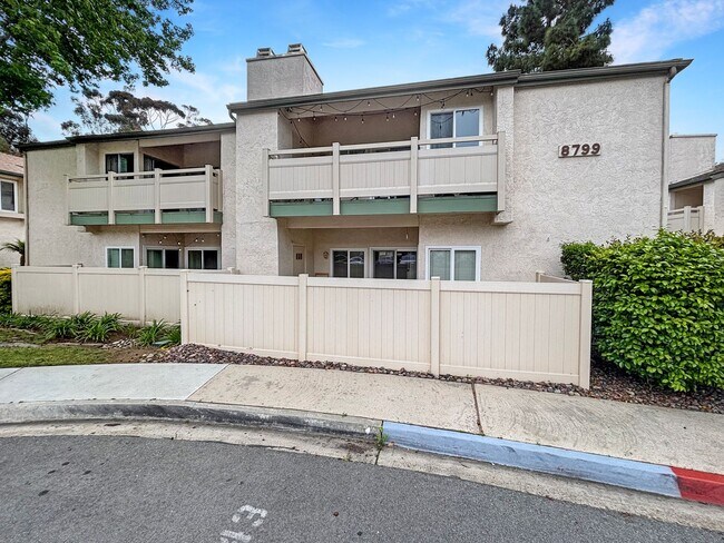 Foto del edificio - Charming & Spacious 2B/2BA Condo in La Jol...