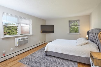 Building Photo - 95 Salmon Brook Dr