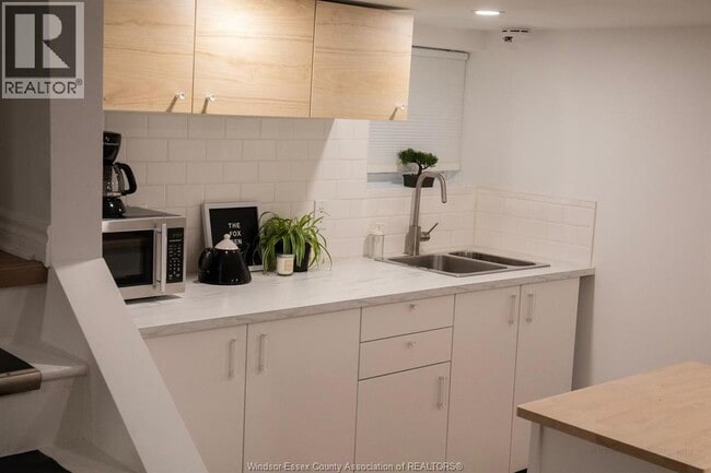 Building Photo - 758 Pierre Ave