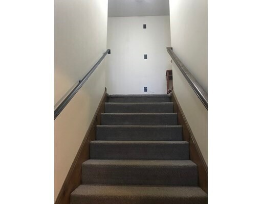 Building Photo - 5 Bound Brook Ct