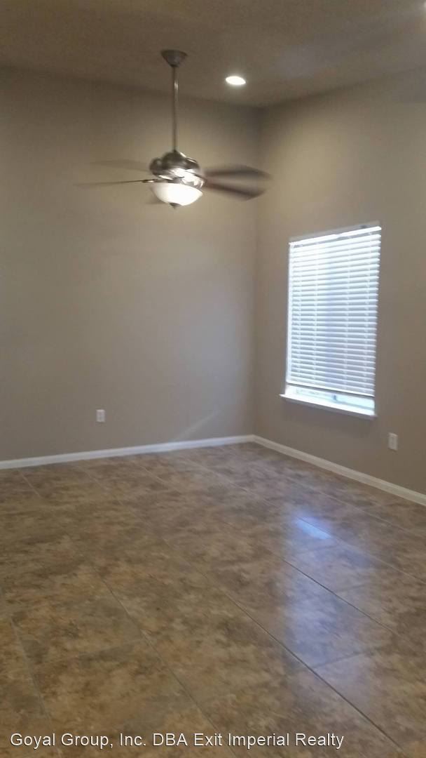 Foto del edificio - 4 br, 2 bath House - 2410 Heil Ave.