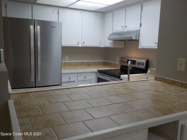 Foto del edificio - 915 Sonesta Ave NE