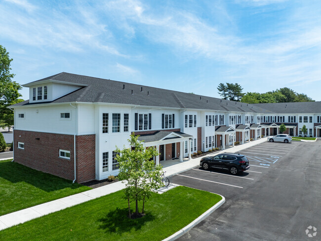 Building Photo - Eastview Knolls