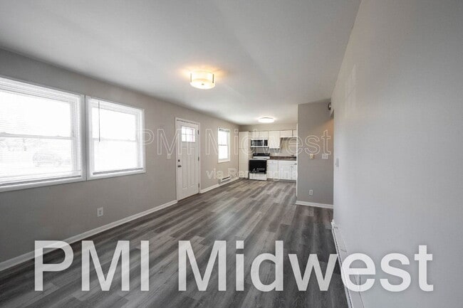 Foto del edificio - 140 Maple Park Dr