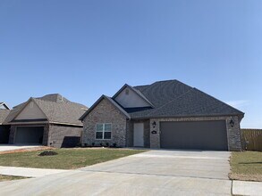 Building Photo - 5913 SW Gentle Winds Rd
