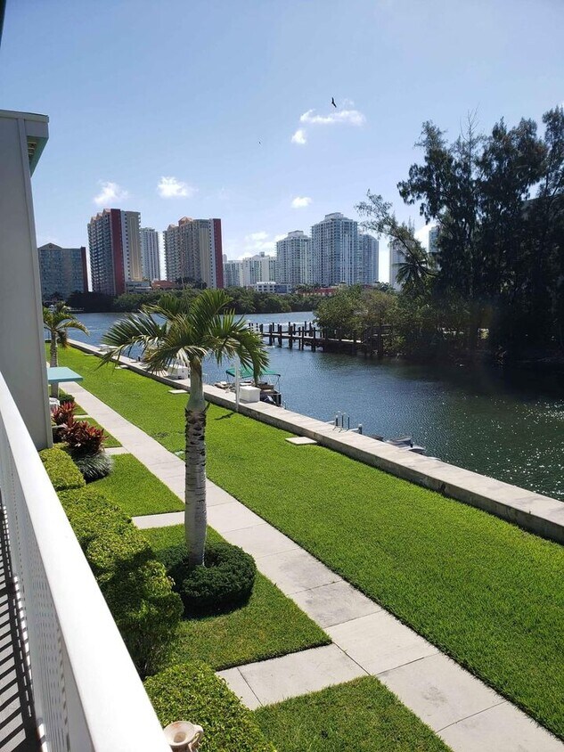 Primary Photo - 3922 NE 166th St