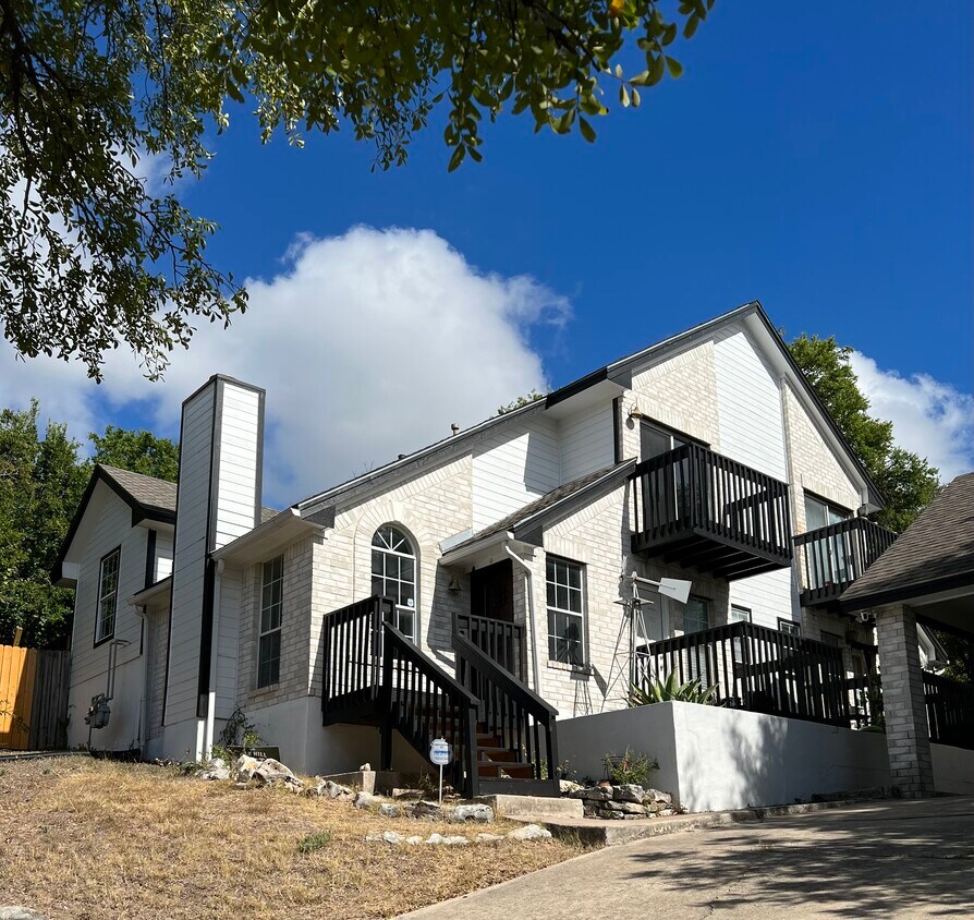 Primary Photo - 8110 Dunn St