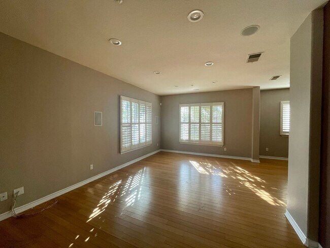 Building Photo - Glenwood, Riverside Gated Community