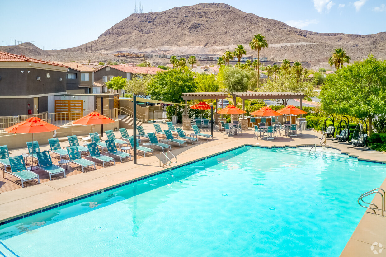 Pool Area - The Townhomes at Horizon Ridge