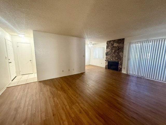 Entrance, LR, Balcony, Fireplace, DA - 11819 Kiowa Ave