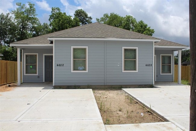 Building Photo - 4602 Davenport St