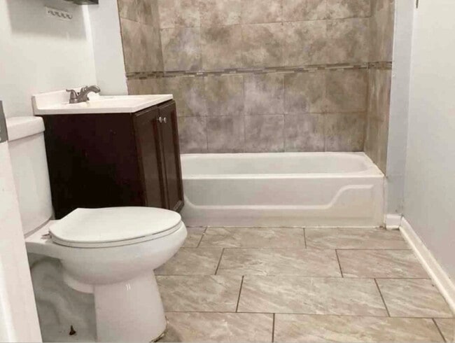 Building Photo - 8423 S Muskegon Ave