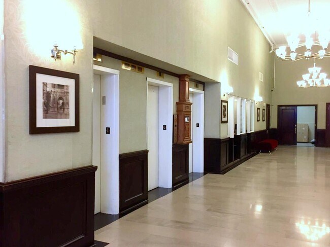 Foto del edificio - Arts Condominium [LO]