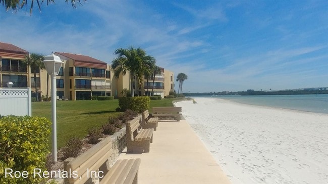 Building Photo - 865 S Gulfview Blvd