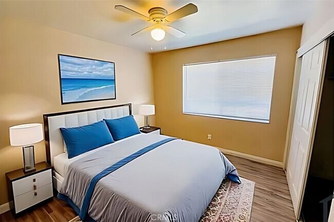 Foto del edificio - 12916 Bloomfield Ave