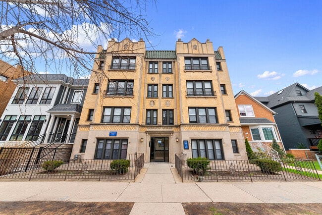 Building Photo - 4737 N Hermitage Ave