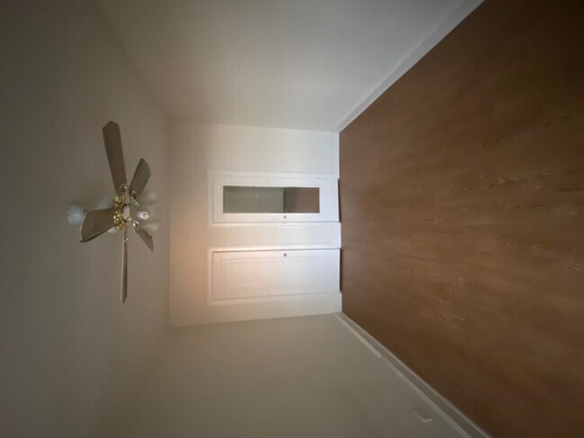 Foto del edificio - 1263 W Pratt Blvd