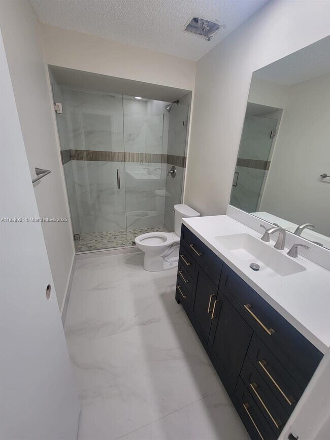 Foto del edificio - 17544 NW 63rd Ct