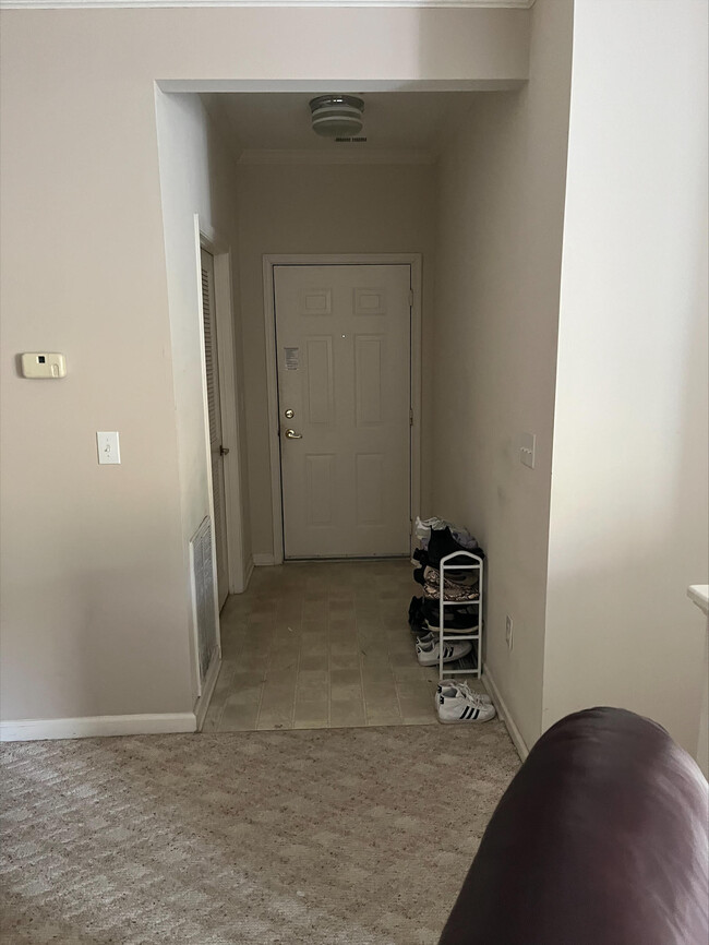Hallway - 305 N Knollwood Dr