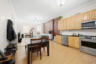 Building Photo - 215 1st St
