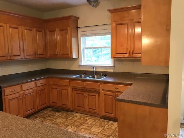 Building Photo - 501 Greyshire Dr