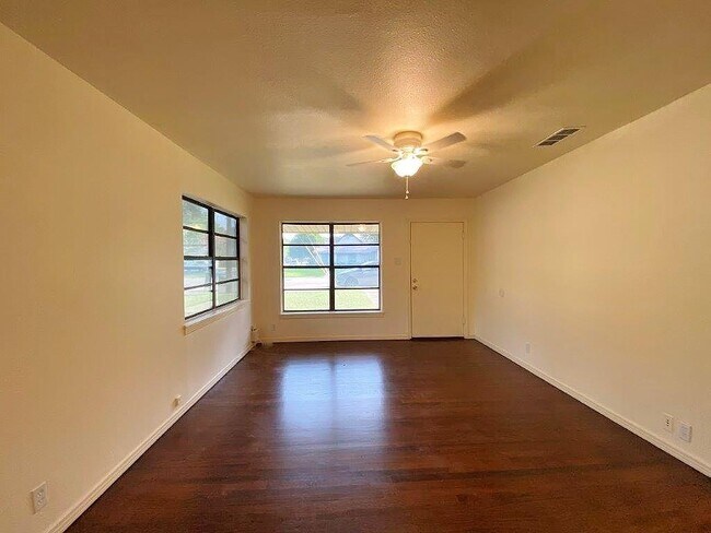 Foto del edificio - 717 Crescent St