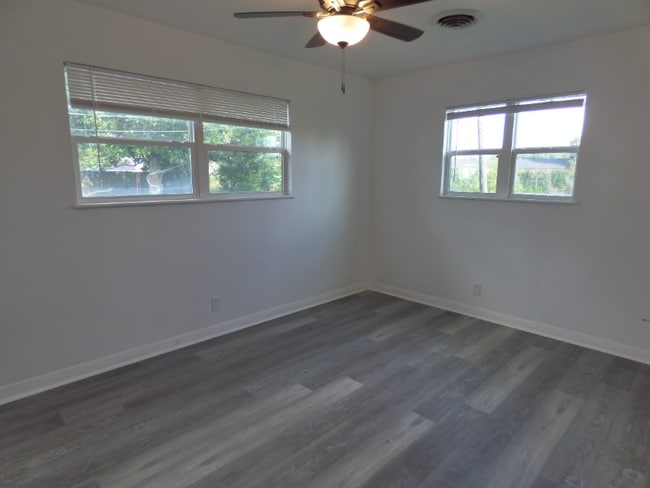 Foto del edificio - 3627 Bowling Ln