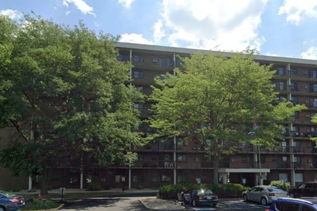 Building Photo - 524 W 53rd St