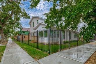 Building Photo - 2702 Delano St