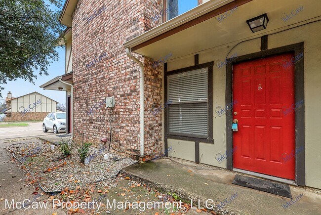 Building Photo - 2 br, 1.5 bath House - 800 Bluebonnet Dr. ...