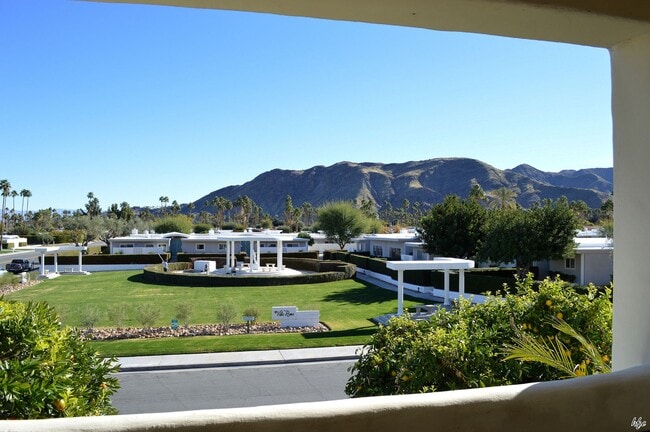 Foto del edificio - Canyon Granada,Unfurnished,Long Term