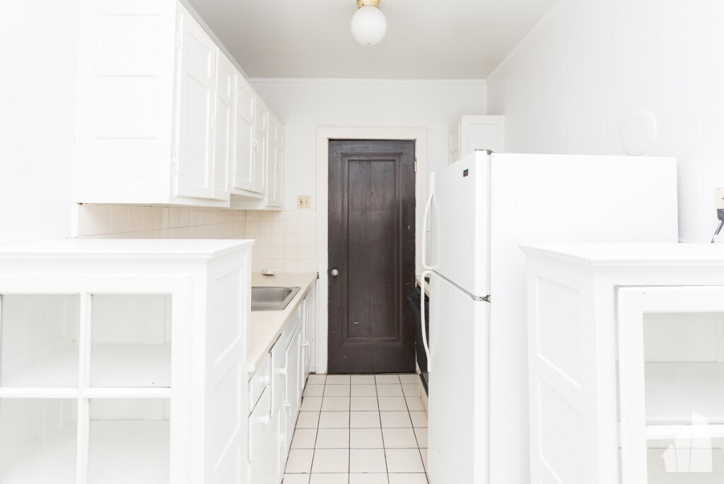 1484 W Winnemac Ave Unit 5, Chicago, IL 60640 Apartments in Chicago