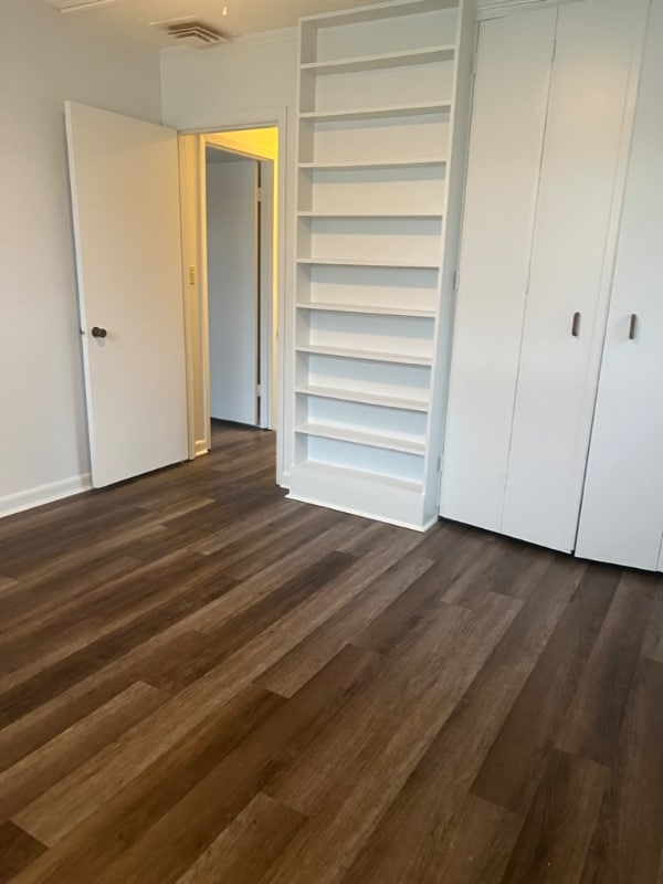 Foto del edificio - 2411 Somerset Dr