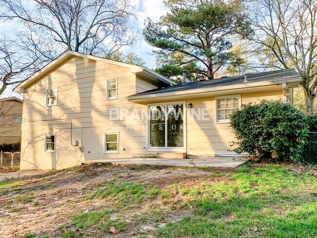 Building Photo - MOVE IN BY JAN 30TH AND RECEIVE $500 OFF F...