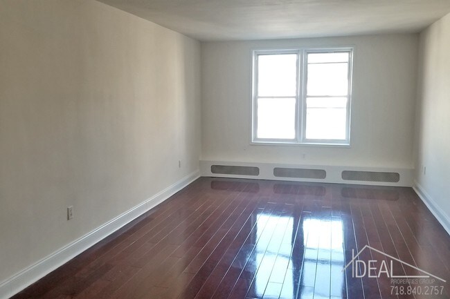 Building Photo - Studio in Elevator Building in Midwood!