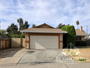 Building Photo - 3232 Scotland Dr