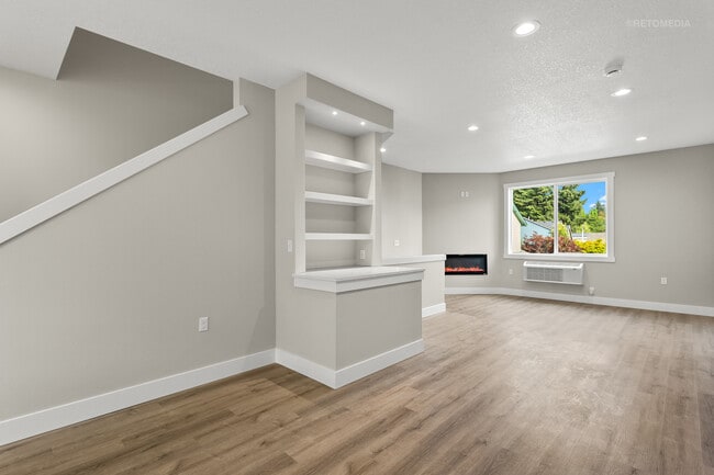 Building Photo - 4243 Verda Ln NE